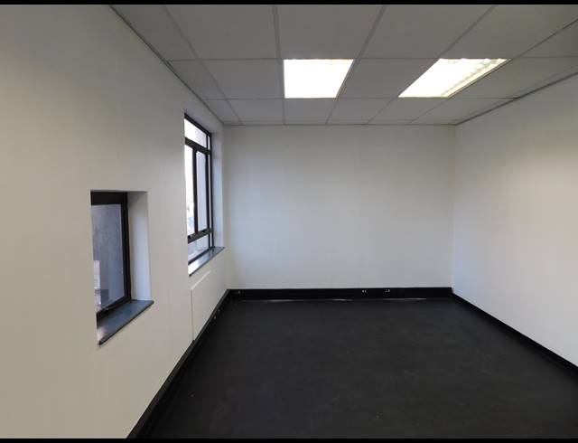 253M² OFFICE TO LET IN HYDE PARK